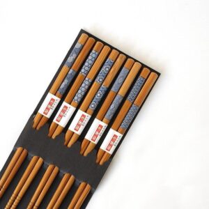 5 par japanske spisepinner med tradisjonelt monster