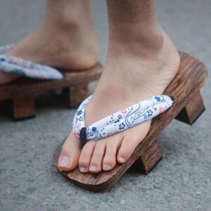 Geta Sandal Aka
