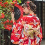 Japansk Kimono Kvinne Rod Trane