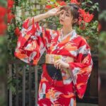 Japansk Kimono Kvinne Rod Trane 3