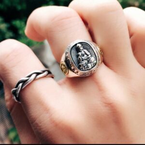 Japansk Ring med Buddhistiske Symboler