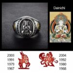 Japansk Ring med Buddhistiske Symboler 8