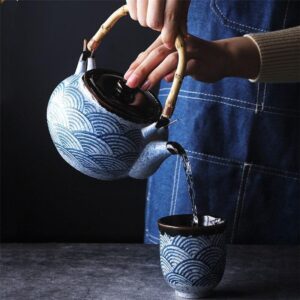 asiatisk tekanne med bolgemonster