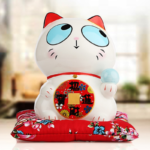 maneki neko statue