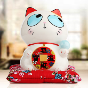 maneki neko statue